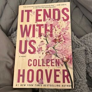 It Ends With Us by Colleen Hoover